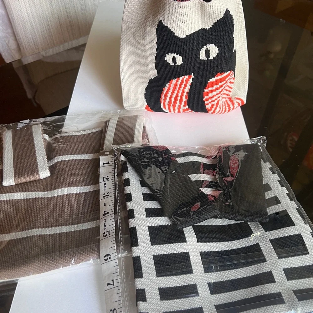 Handbag - Picture 2 of 4